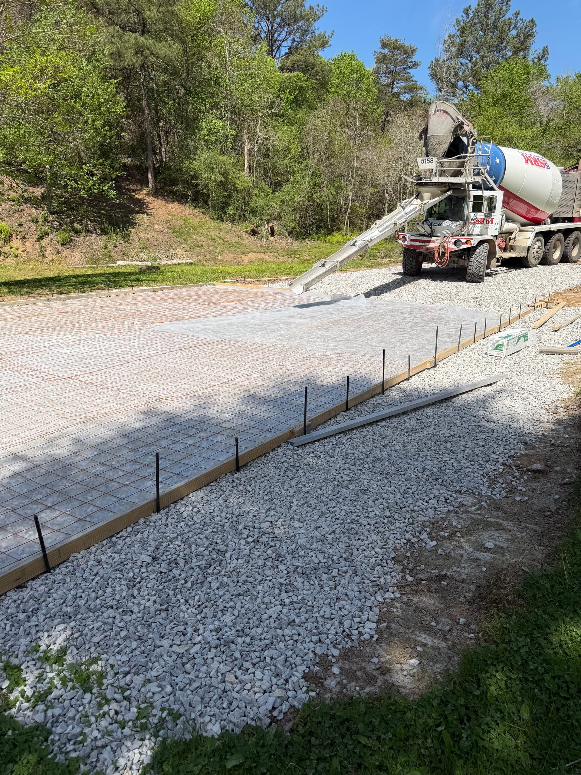 Gallery photos for 30x40 Concrete Slab Pour Near the Ocoee River: Image #3